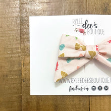 IZZY BOW | Bows on Bows
