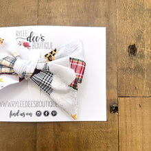 IZZY BOW | Cheetah Winter Wonderland