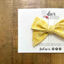 IZZY BOW | Early Fall Festives