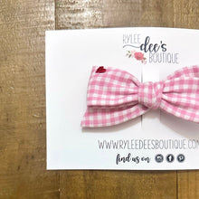 IZZY BOW | Embroidered Hearts