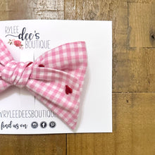 IZZY BOW | Embroidered Hearts
