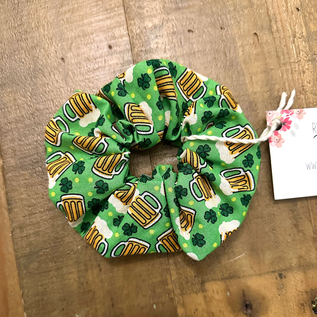 SCRUNCHIE | Shamrocks & Shenanigans