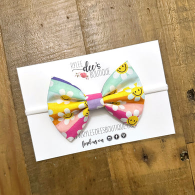 PENELOPE BOW | Daisy Smiles