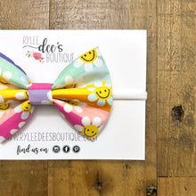 PENELOPE BOW | Daisy Smiles