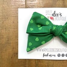 IZZY BOW | Little Clovers