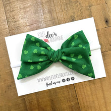 IZZY BOW | Little Clovers