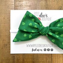 IZZY BOW | Little Clovers