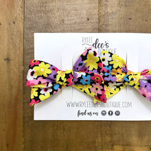 IZZY BOW | Cheerful Floral