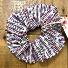 SCRUNCHIE | Light Feathers