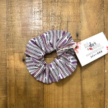 SCRUNCHIE | Light Feathers