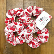 SCRUNCHIE | Love Birds
