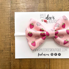 PENELOPE BOW | Strawberry Fields