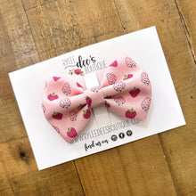 PENELOPE BOW | Strawberry Fields